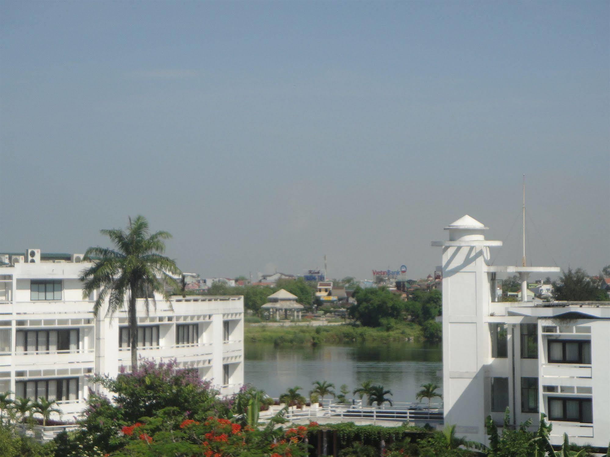 Holiday Diamond Hotel Hue Exterior foto